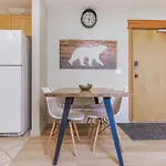 Lovely Mountain View 2 Bedroom Suite