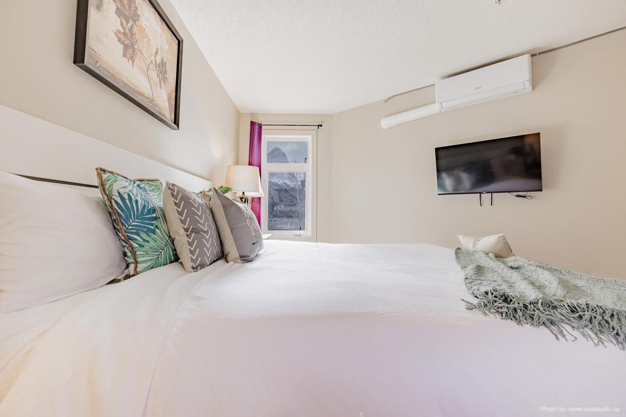 Lovely Mountain View 2 Bedroom * Canmore