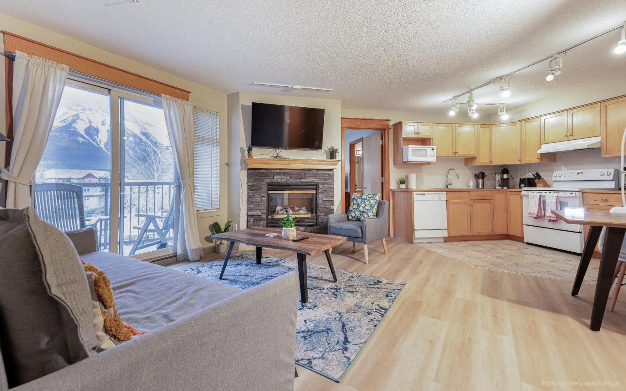 Lovely Mountain View 2 Bedroom Apartment Canmore
