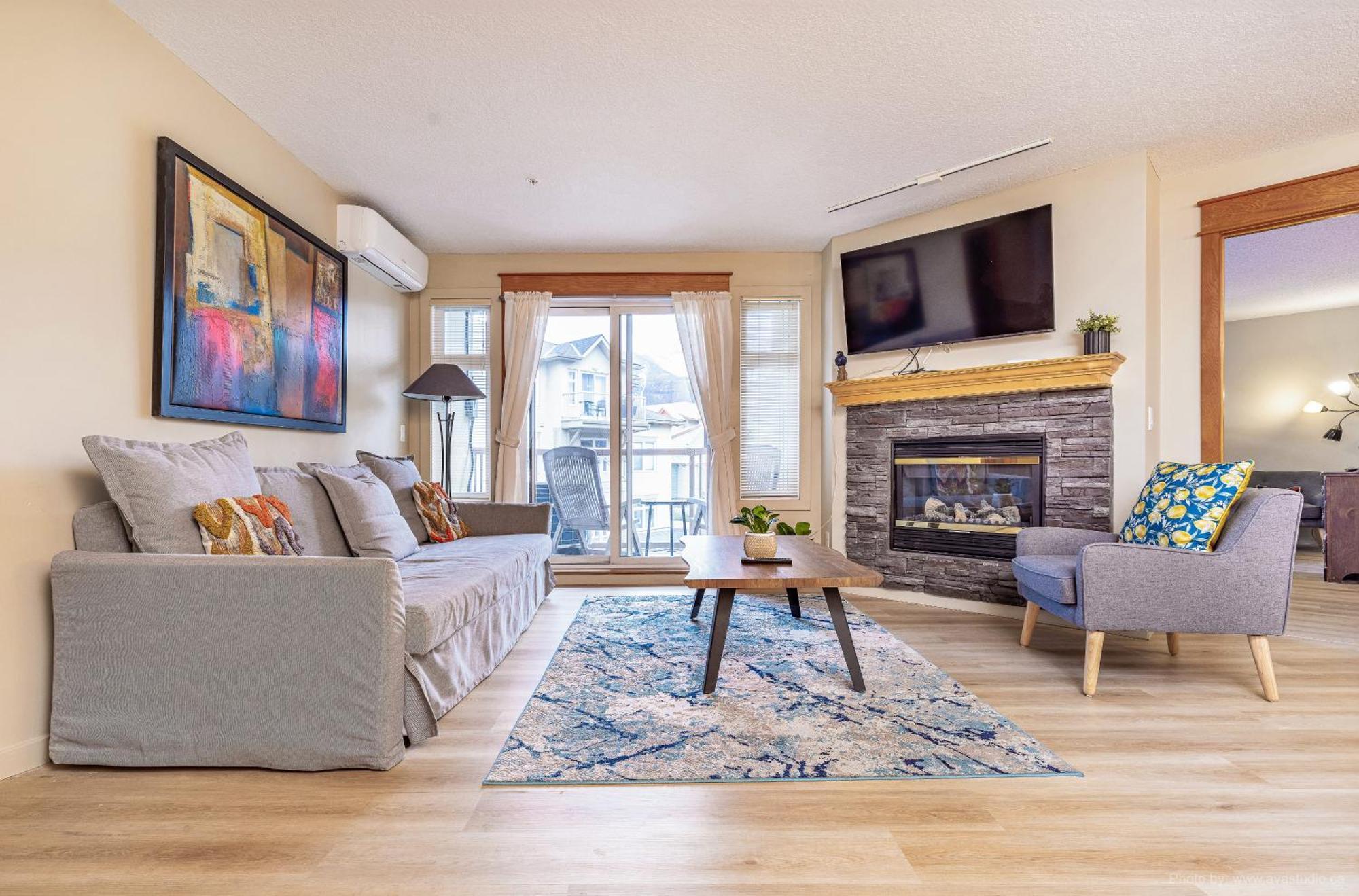 Lovely Mountain View 2 Bedroom Apartment Canmore