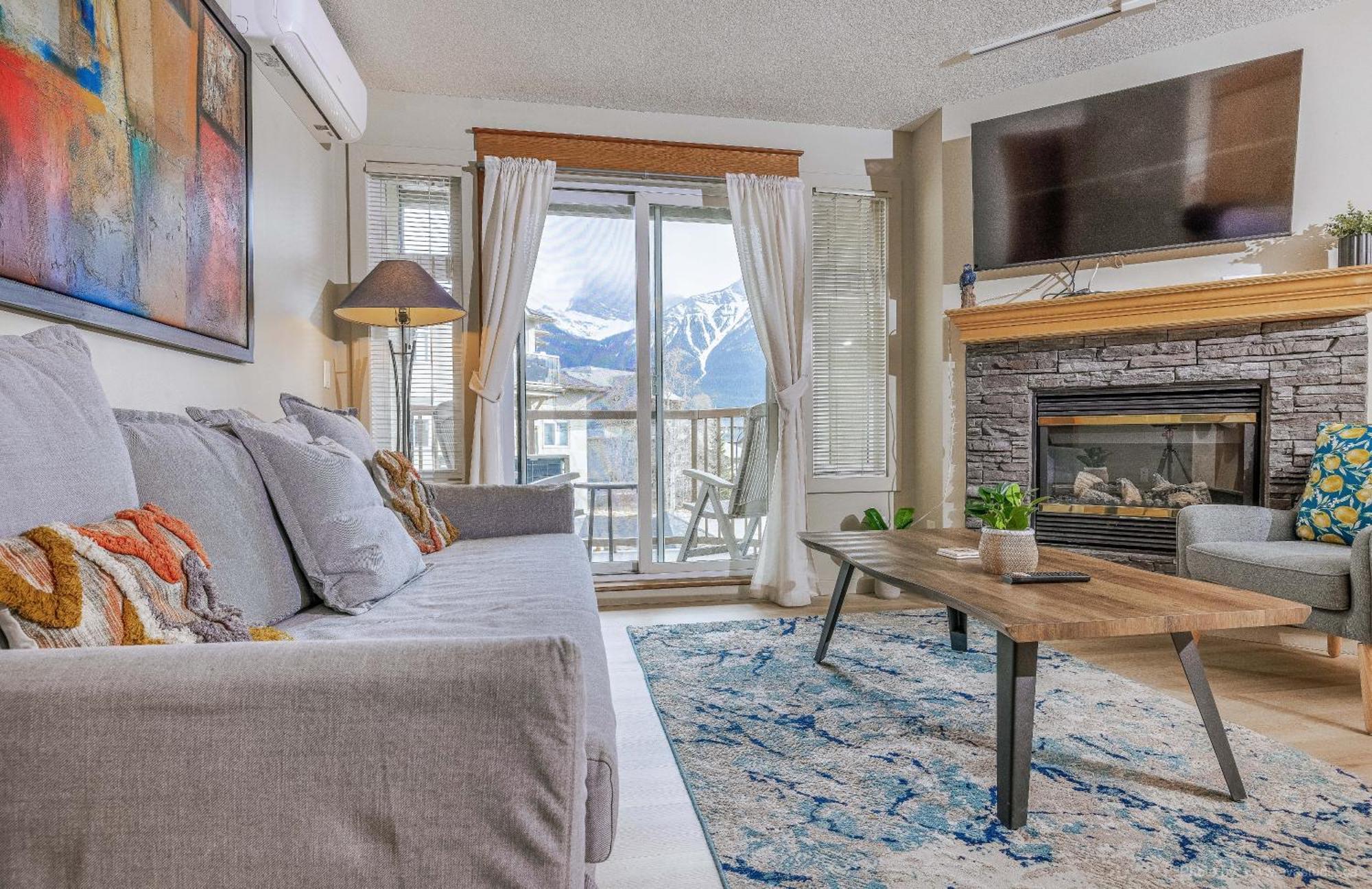 Lovely Mountain View 2 Bedroom * Canmore